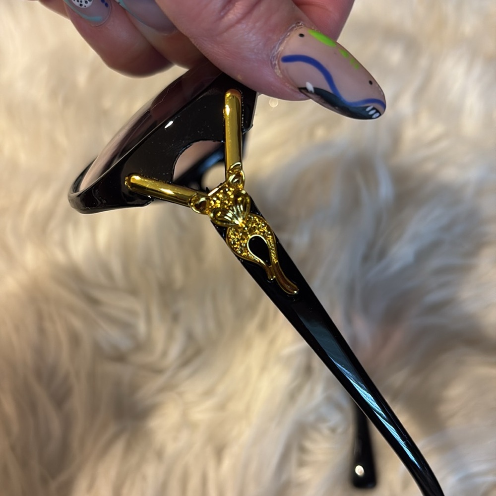 Elegant Black Sunglasses not for sale - Picture 6 of 7